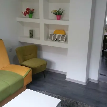 Mahala One Lejlighed *